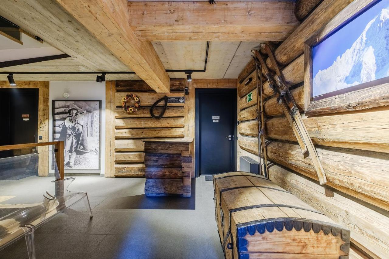 Apartamenty Pod Giewontem Gawra: Luxury Suite with Terrace, Sauna & Jacuzzi Near Krupówki Zakopane Exterior photo